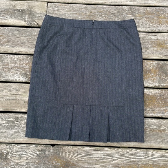 Cleo 2 piece Skirt Set Made In Canada - Picture 10 of 11